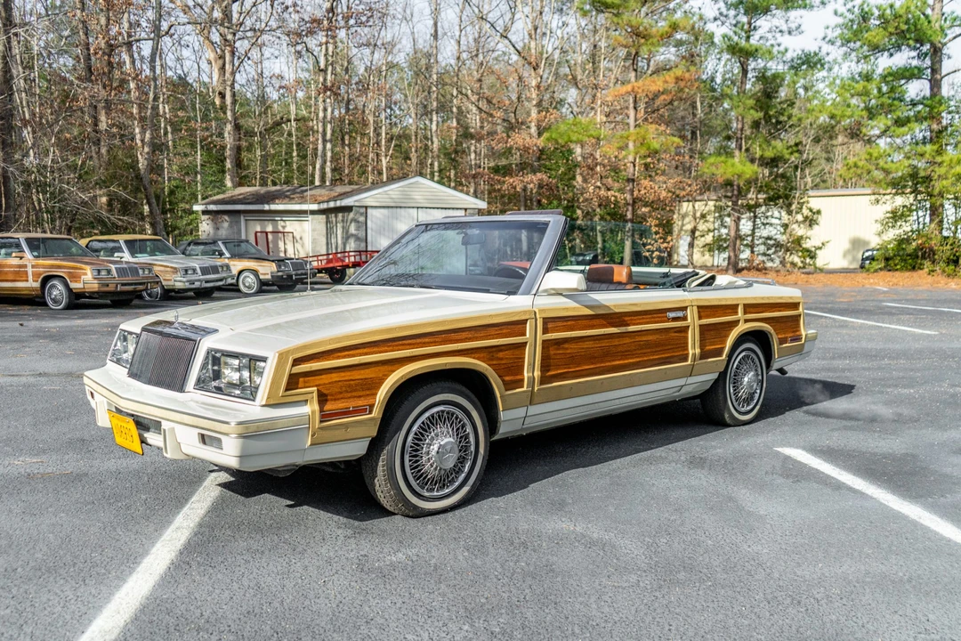 1983 Chrysler LeBaron - Image 18 of 31