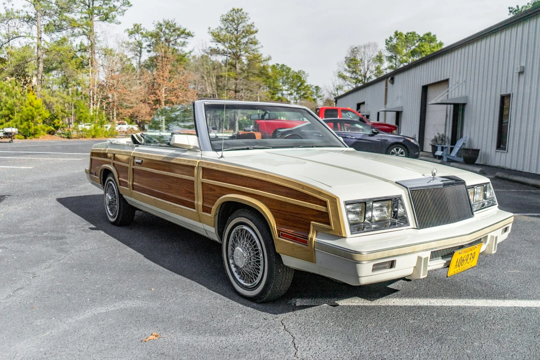 1983 Chrysler LeBaron - Image 20 of 31