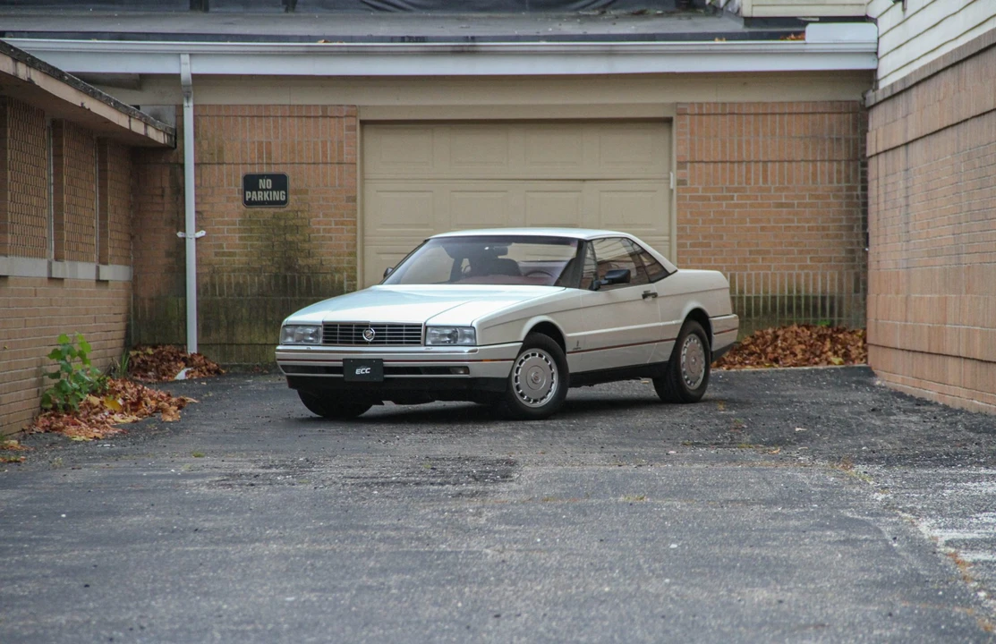 1988 Cadillac Allante - Image 12 of 31