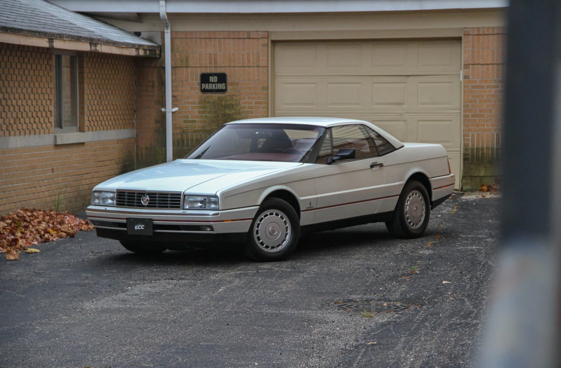 1988 Cadillac Allante - Image 17 of 31