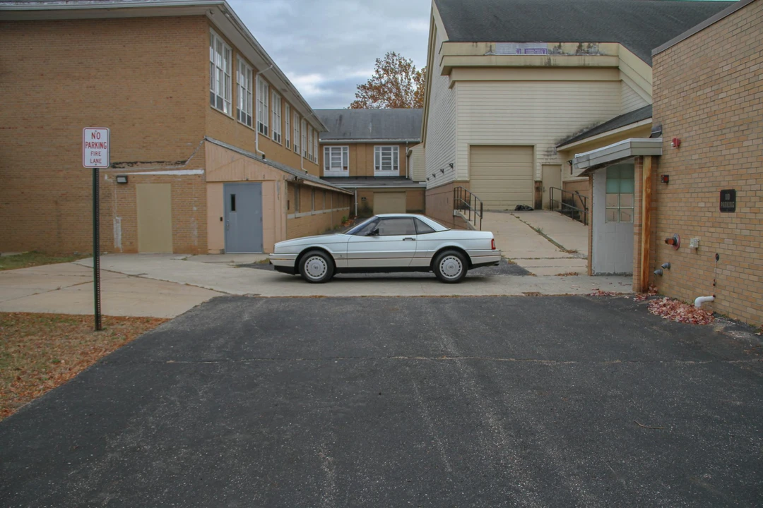 1988 Cadillac Allante - Image 24 of 31