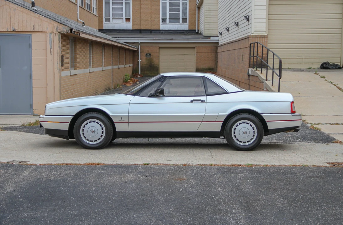 1988 Cadillac Allante - Image 23 of 31