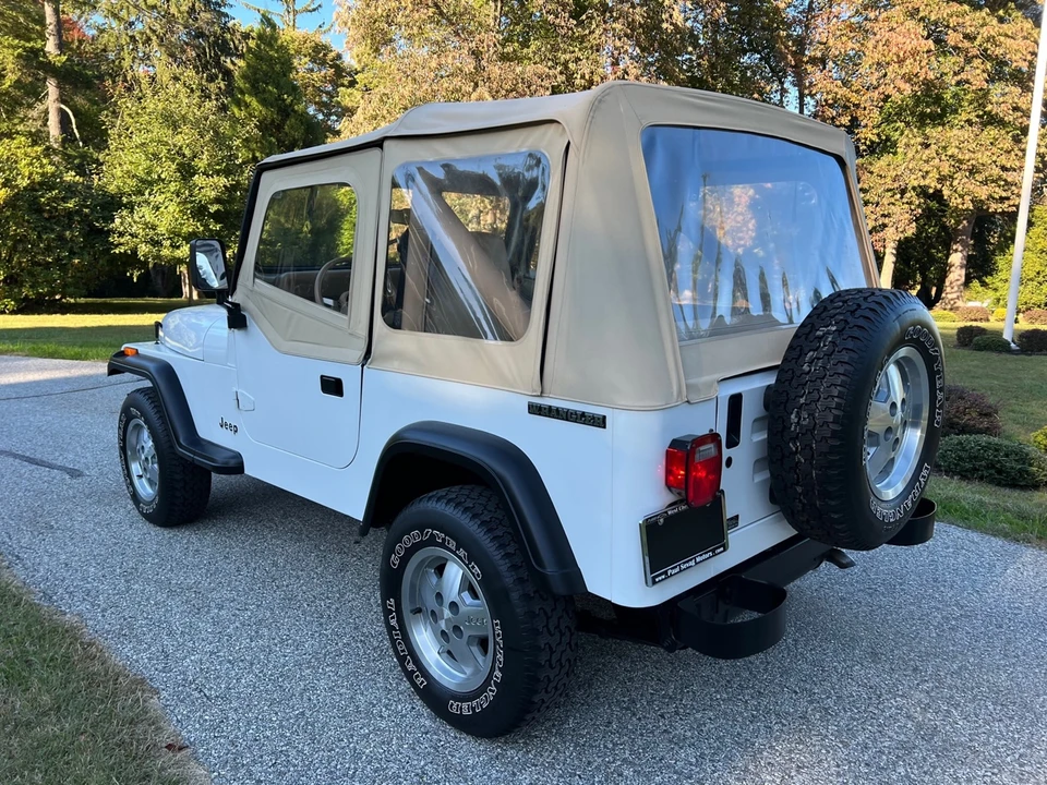 1989 Jeep YJ Wrangler - Image 14 of 31