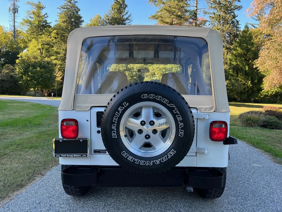 1989 Jeep YJ Wrangler - Image 13 of 31