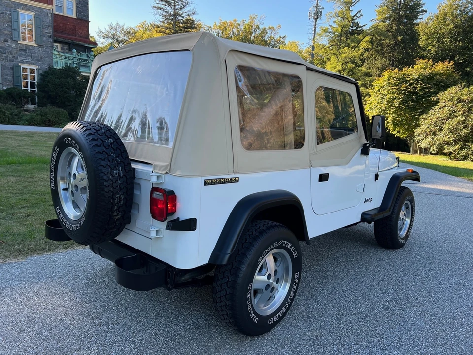 1989 Jeep YJ Wrangler - Image 12 of 31