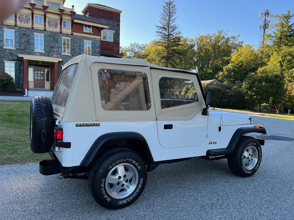1989 Jeep YJ Wrangler - Image 11 of 31