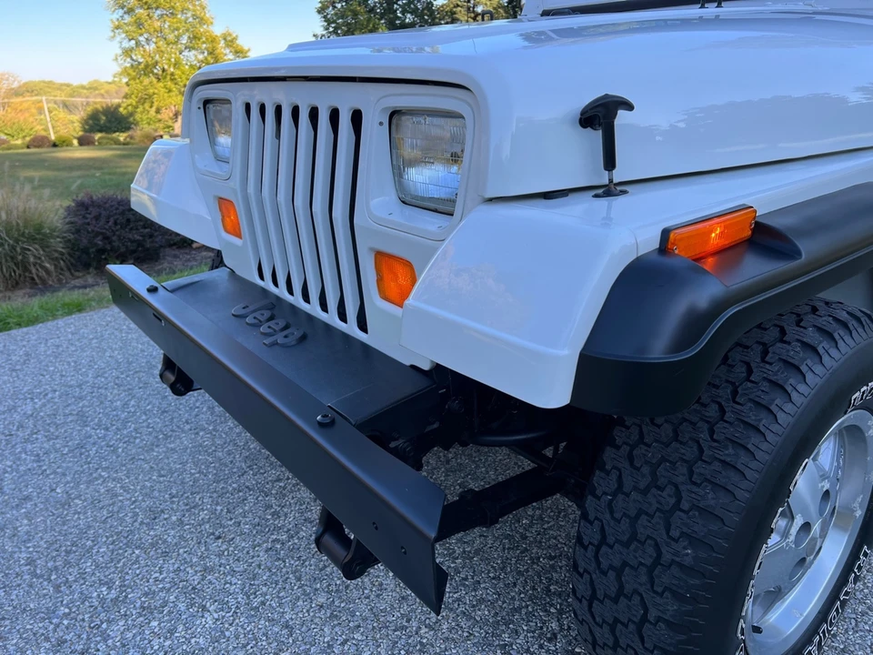 1989 Jeep YJ Wrangler - Image 24 of 31