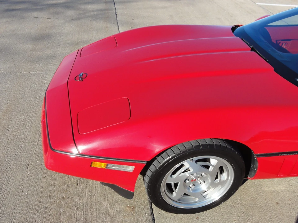 1990 Chevrolet Corvette C4 ZR1 - Image 25 of 31
