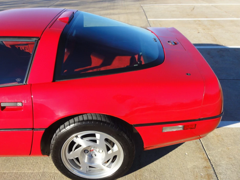 1990 Chevrolet Corvette C4 ZR1 - Image 28 of 31