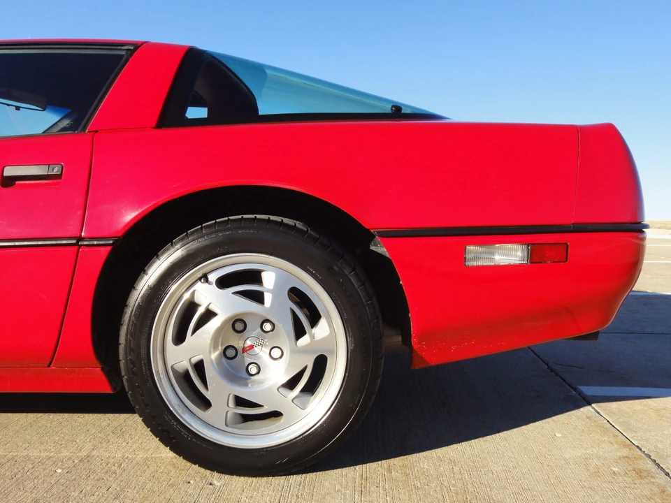 1990 Chevrolet Corvette C4 ZR1 - Image 29 of 31