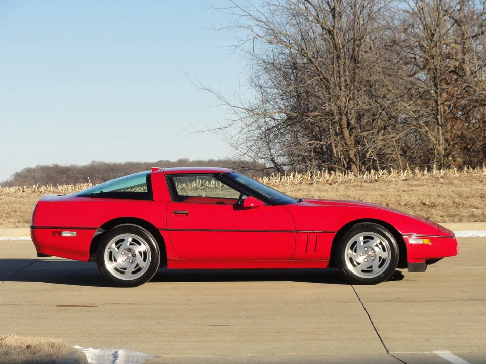 1990 Chevrolet Corvette C4 ZR1 - Image 16 of 31