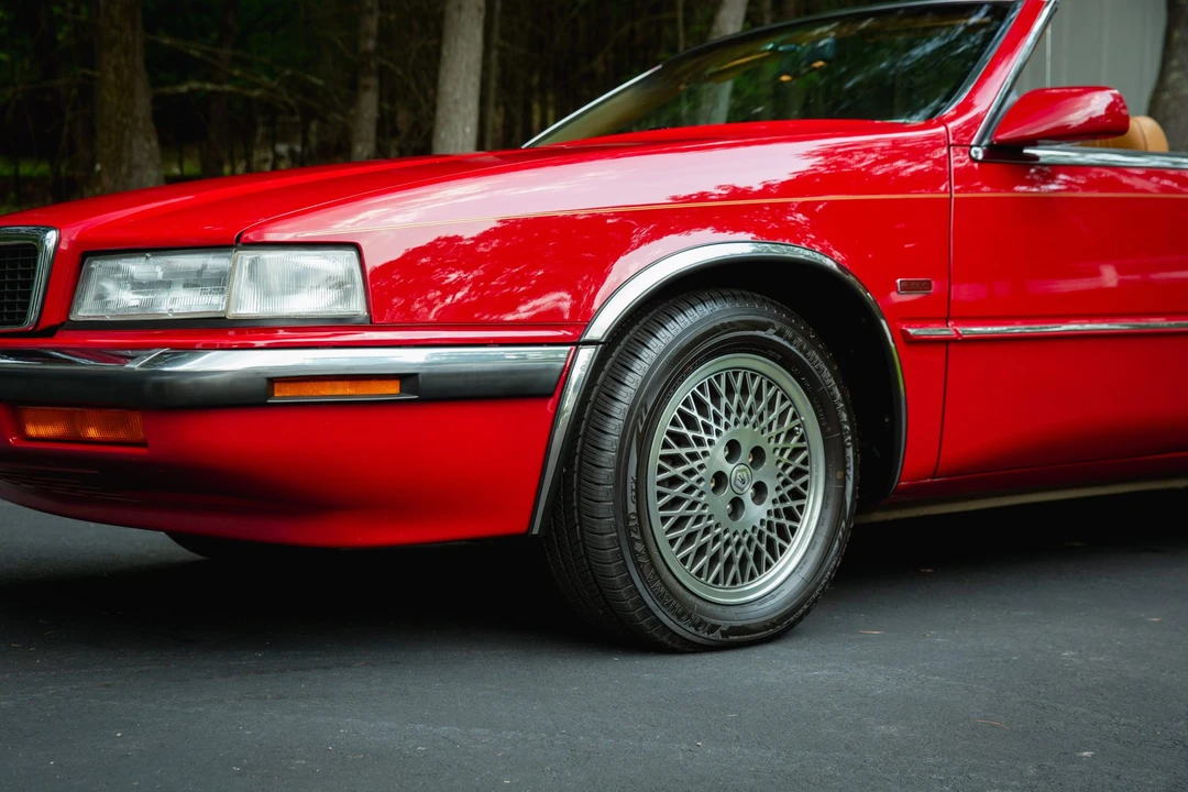 1990 Chrysler TC by Maserati - Image 24 of 31