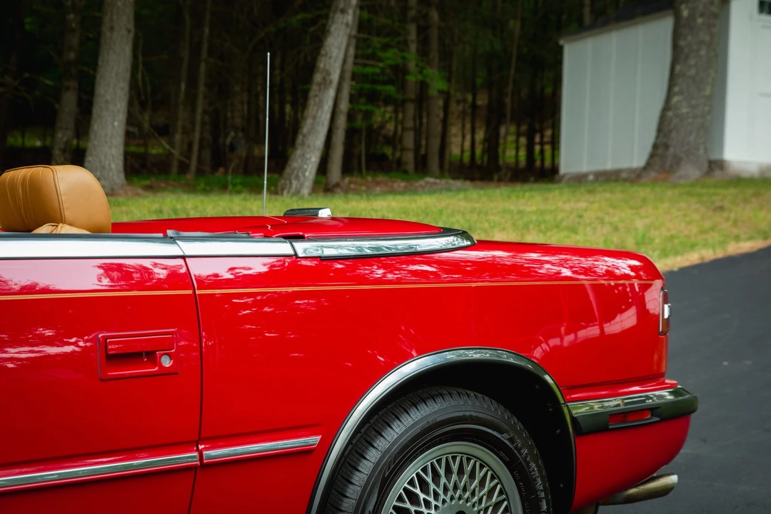 1990 Chrysler TC by Maserati - Image 28 of 31