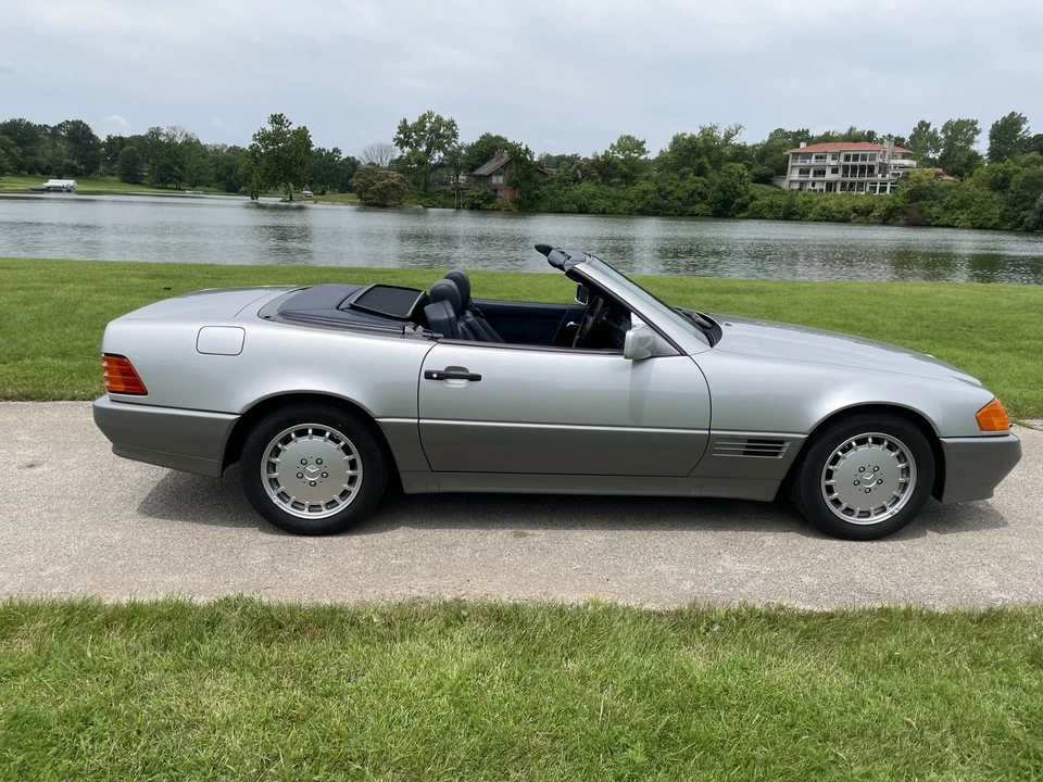 1990 Mercedes-Benz R129 SL-Class - Image 10 of 31