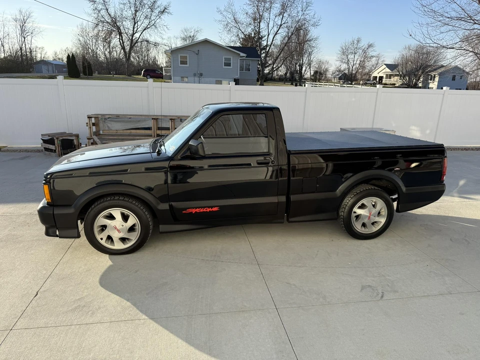 1991 GMC Syclone - Image 6 of 31