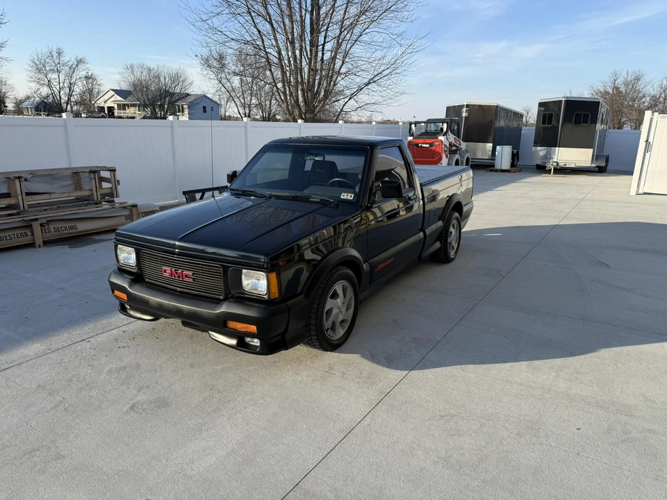 1991 GMC Syclone - Image 2 of 31