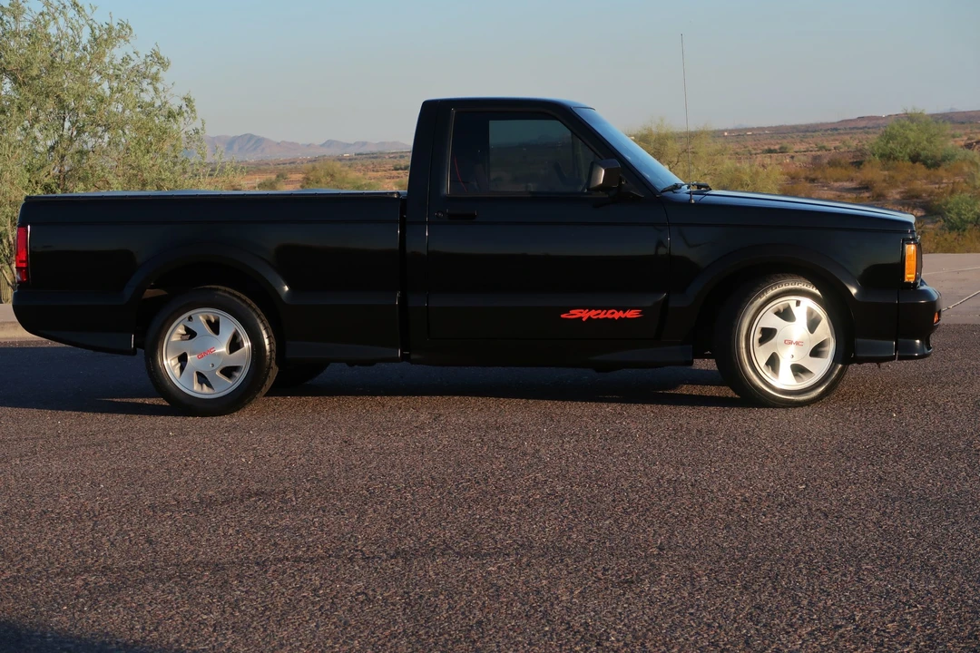 1991 GMC Syclone - Image 30 of 31