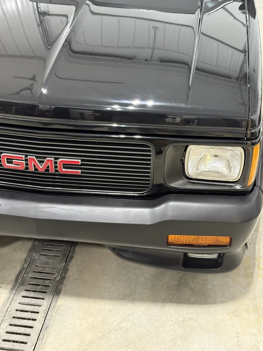 1991 GMC Syclone - Image 25 of 31