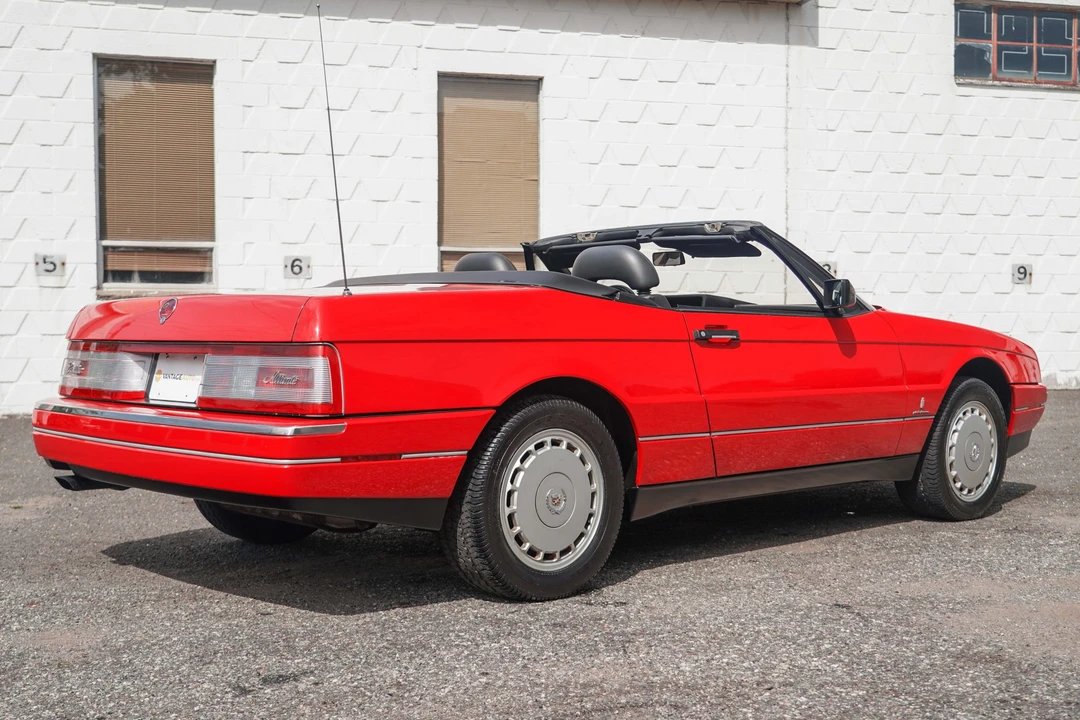 1992 Cadillac Allante - Image 11 of 31