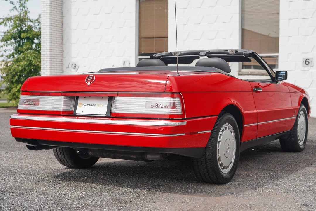 1992 Cadillac Allante - Image 9 of 31