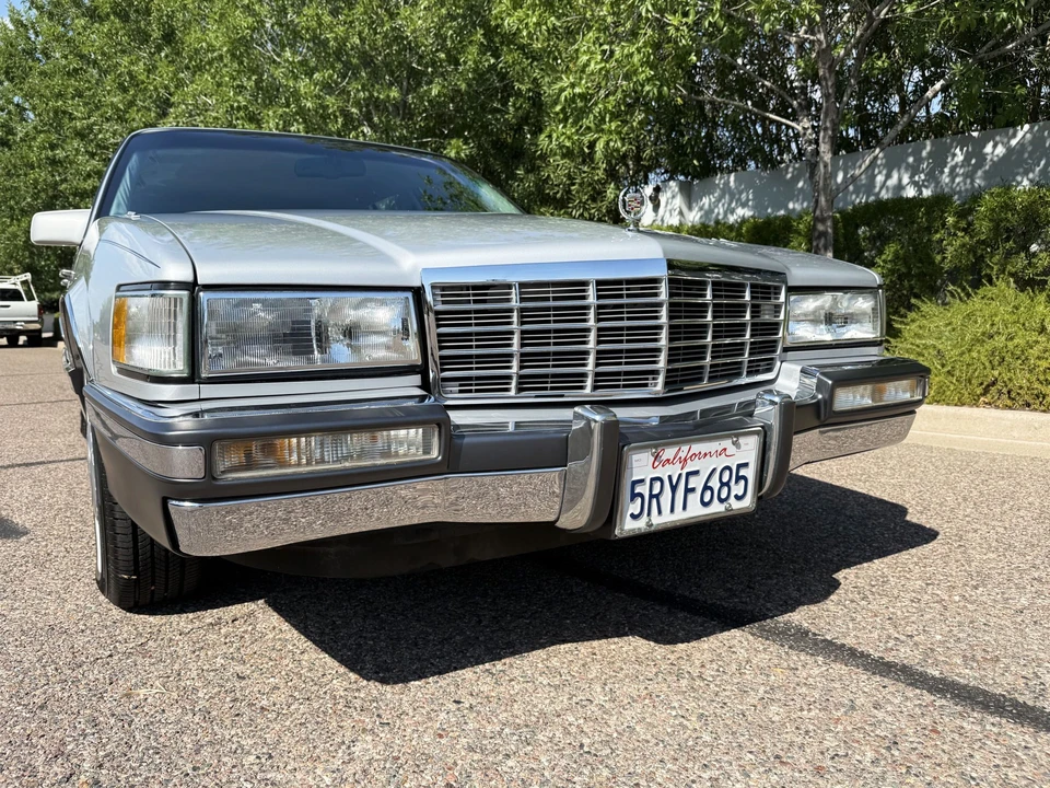 1992 Cadillac DeVille 7th Gen - Image 3 of 31
