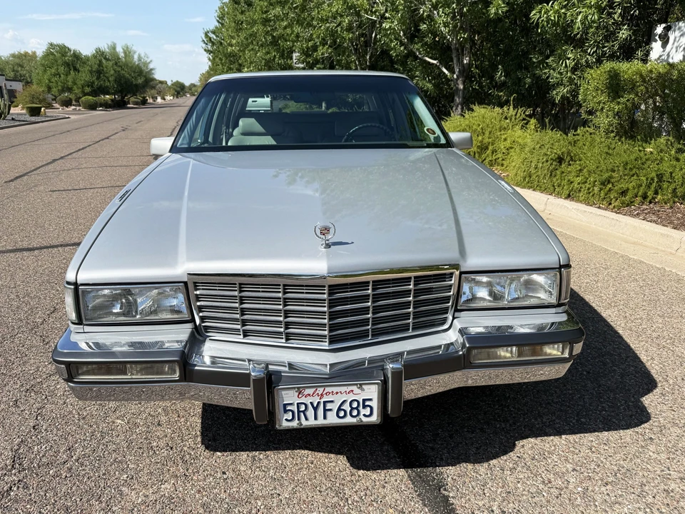 1992 Cadillac DeVille 7th Gen - Image 2 of 31