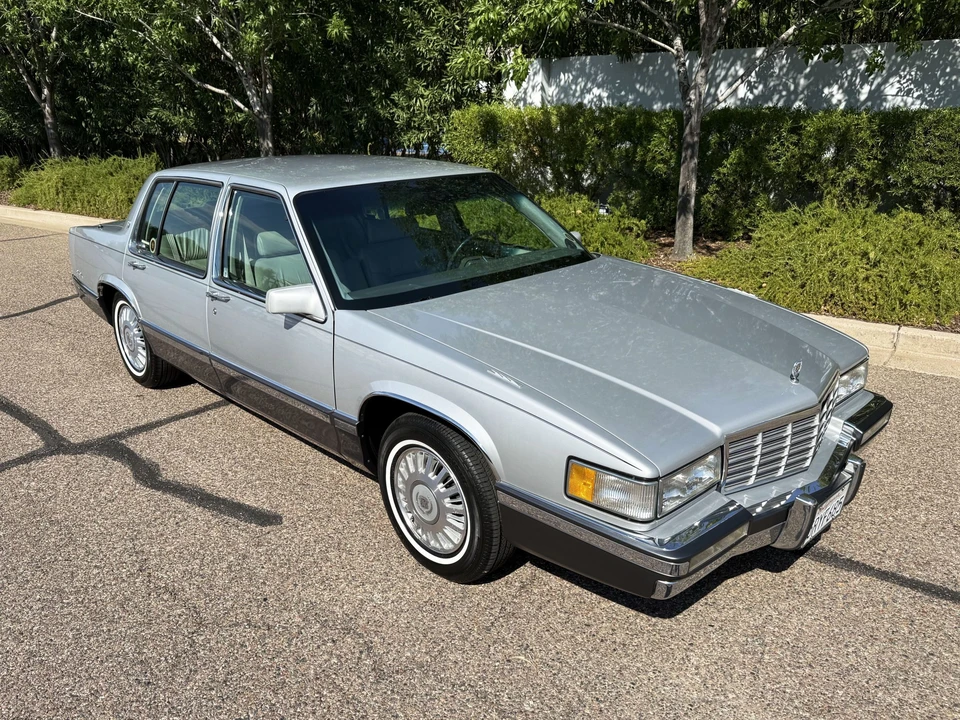 1992 Cadillac DeVille 7th Gen - Image 6 of 31