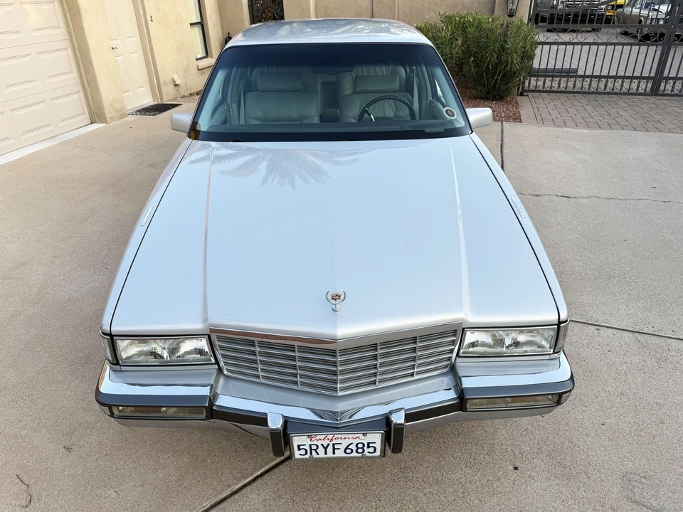 1992 Cadillac DeVille 7th Gen - Image 24 of 31