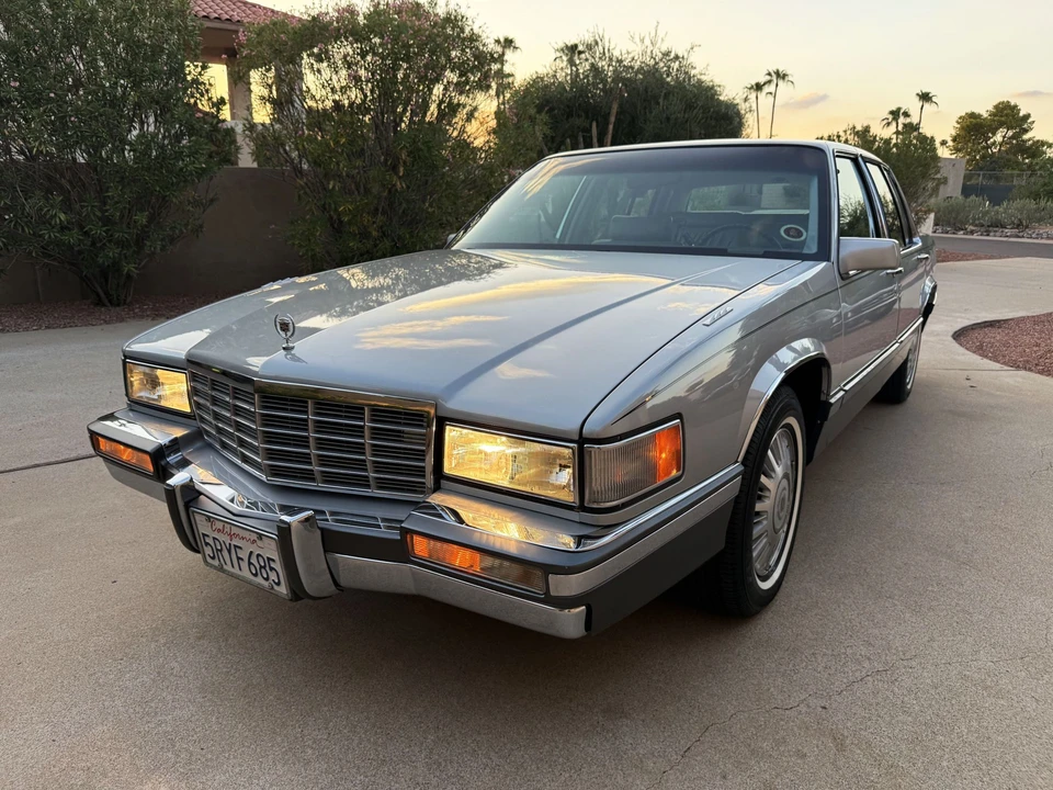 1992 Cadillac DeVille 7th Gen - Image 29 of 31