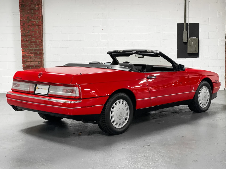 1993 Cadillac Allante - Image 9 of 31