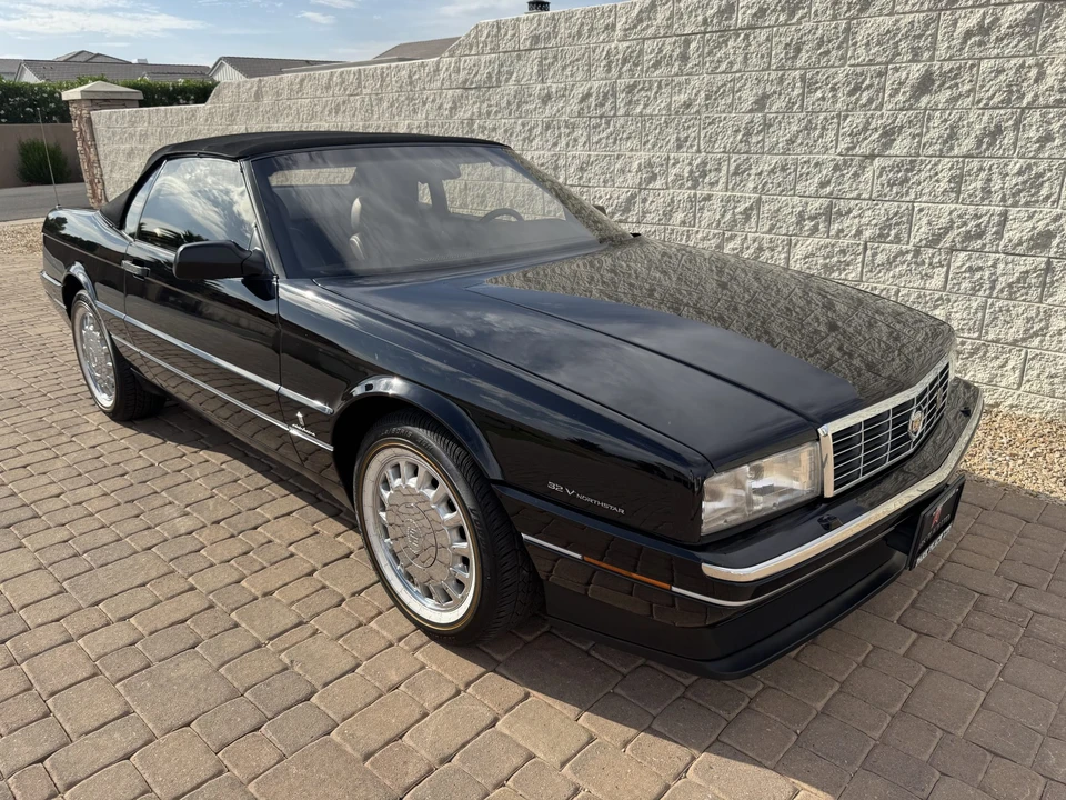 1993 Cadillac Allante - Image 29 of 31