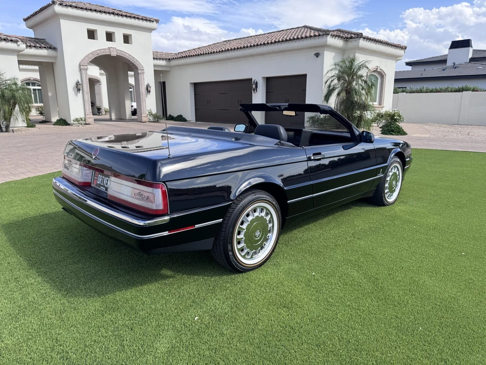 1993 Cadillac Allante - Image 17 of 31