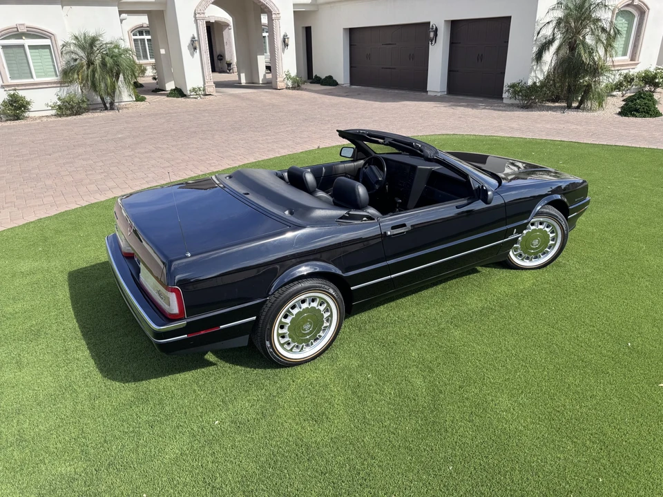 1993 Cadillac Allante - Image 15 of 31