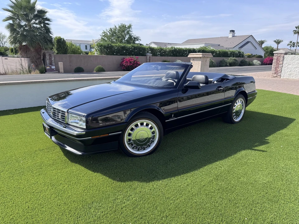 1993 Cadillac Allante - Image 2 of 31