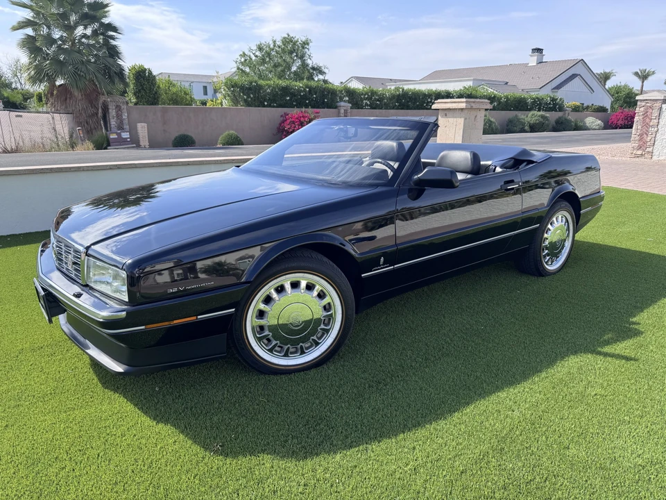 1993 Cadillac Allante - Image 3 of 31