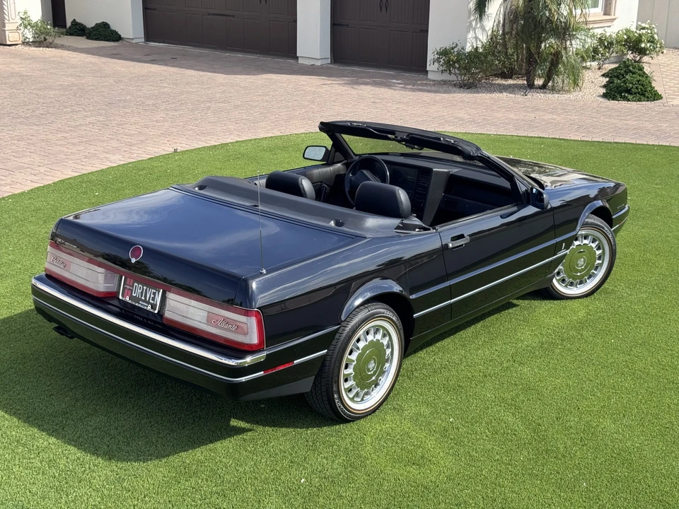 1993 Cadillac Allante - Image 19 of 31