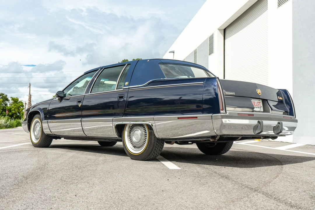 1994 Cadillac Fleetwood - Image 21 of 31