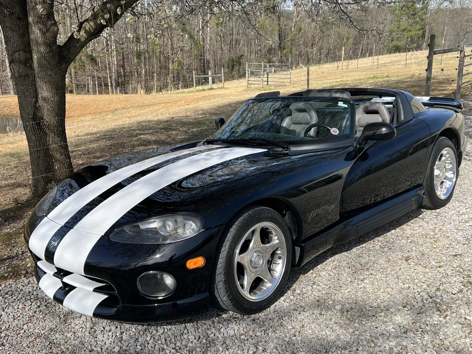 1995 Dodge Viper 1st Gen - Image 2 of 31
