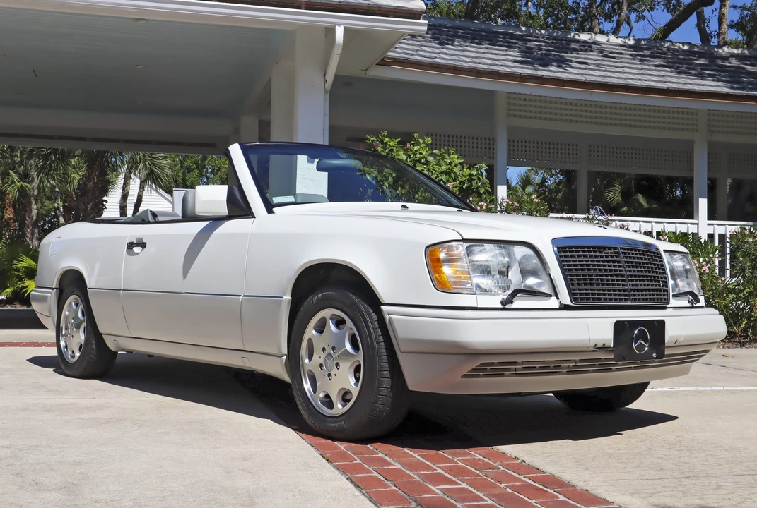1995 Mercedes-Benz W124 E-Class - Image 2 of 31