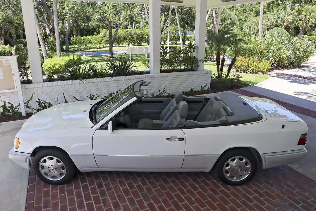 1995 Mercedes-Benz W124 E-Class - Image 14 of 31