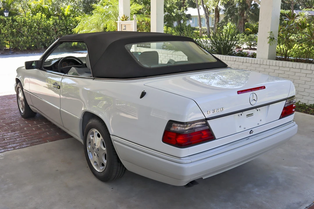 1995 Mercedes-Benz W124 E-Class - Image 16 of 31