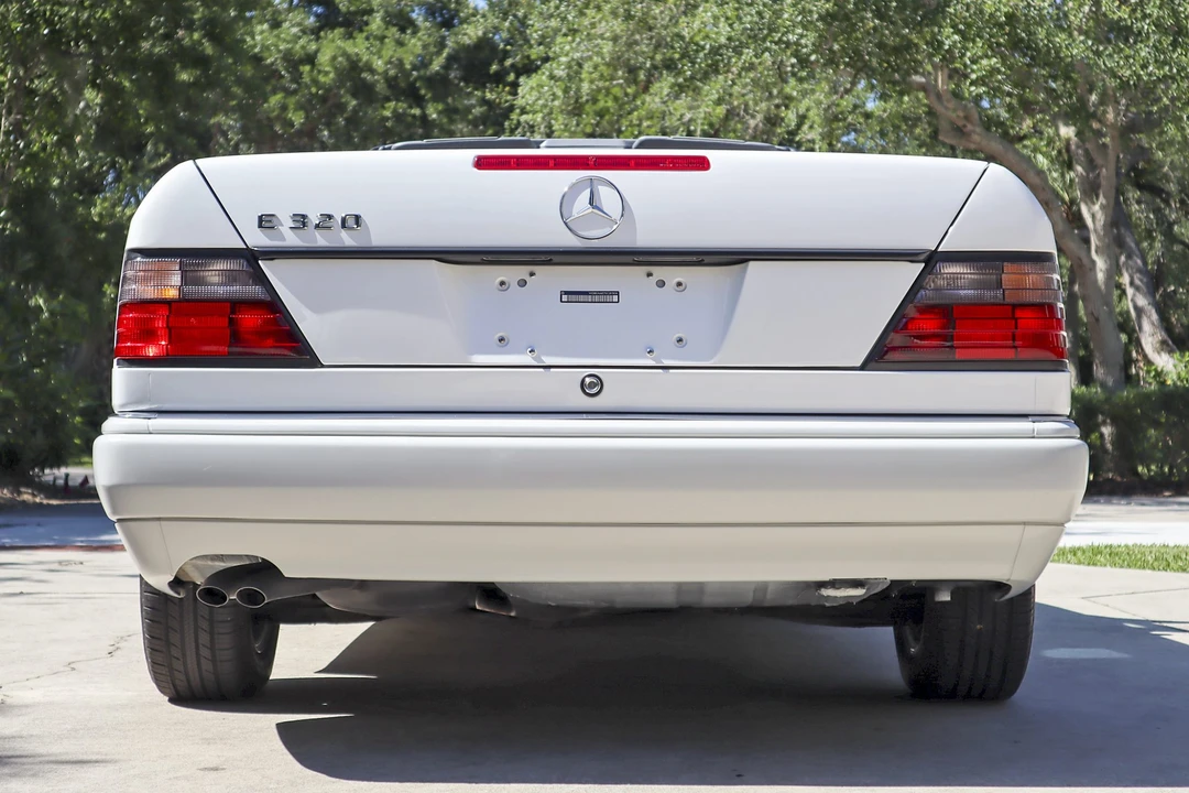 1995 Mercedes-Benz W124 E-Class - Image 8 of 31