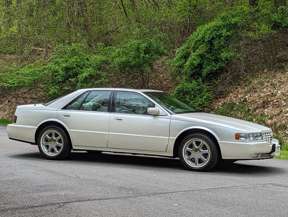 1997 Cadillac Seville - Image 2 of 31