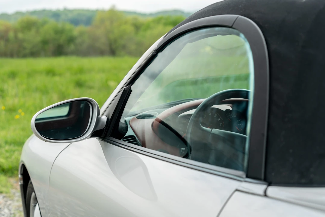 1997 Porsche 986 Boxster - Image 25 of 31