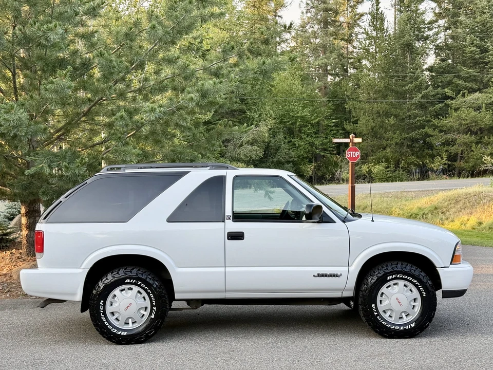 2000 GMC S-15 Jimmy 2nd Gen - Image 10 of 31