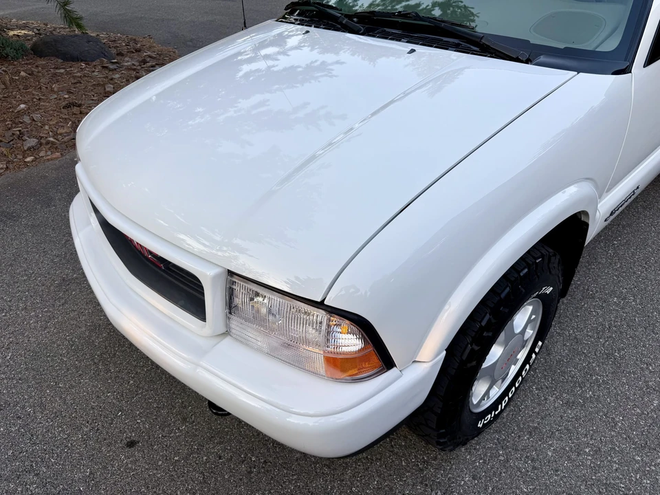 2000 GMC S-15 Jimmy 2nd Gen - Image 21 of 31