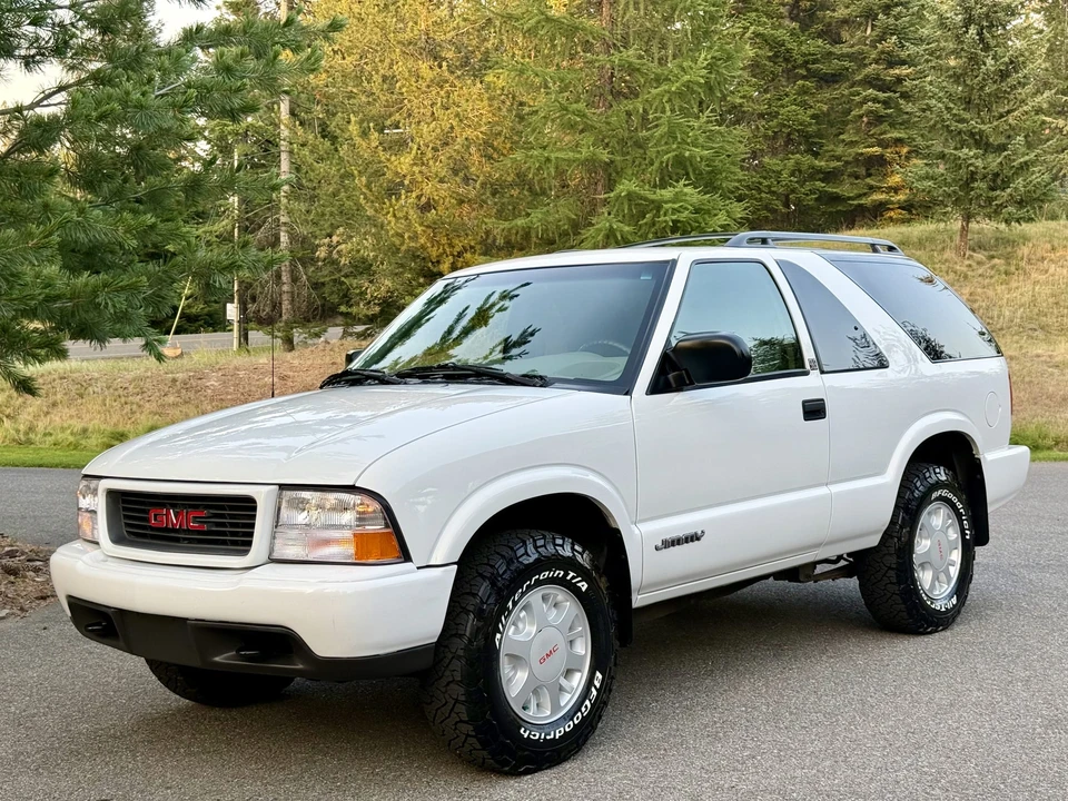 2000 GMC S-15 Jimmy 2nd Gen - Image 2 of 31