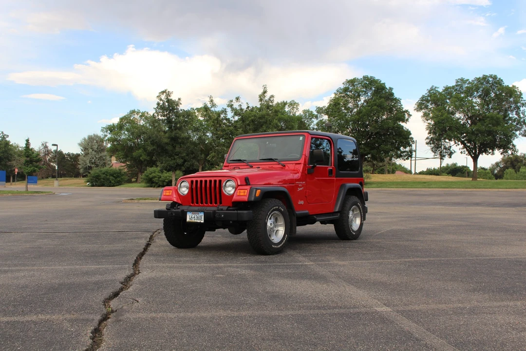 2000 Jeep TJ Wrangler - Image 2 of 31