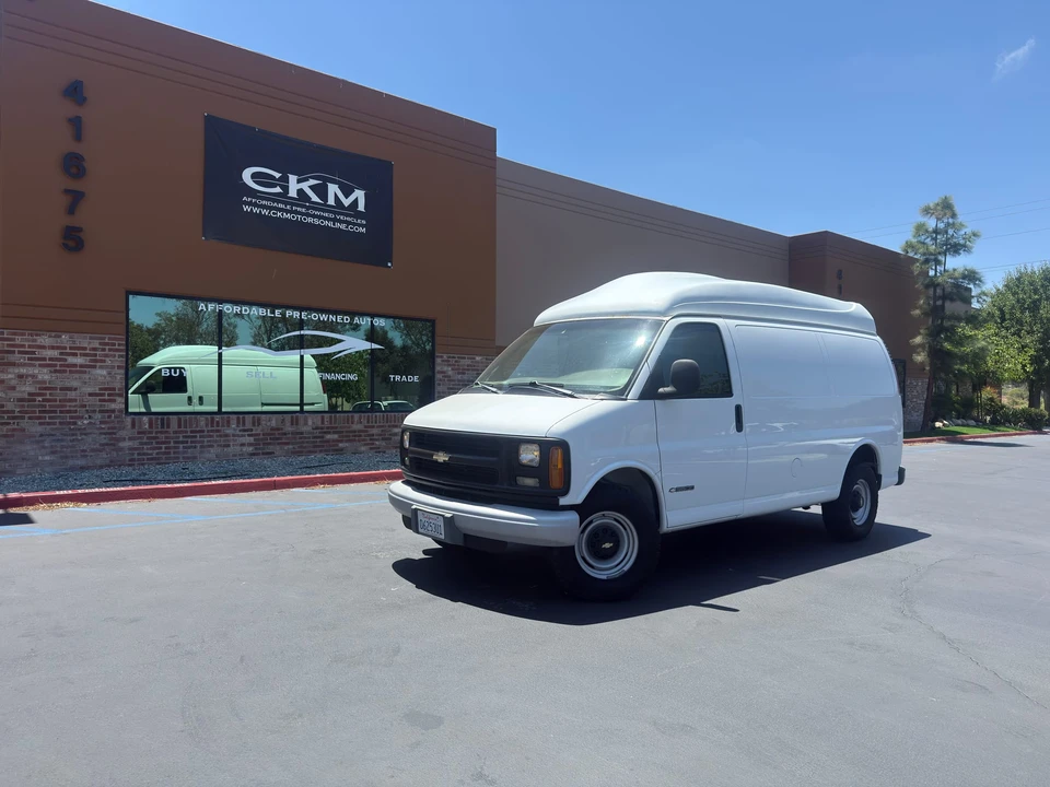 2001 Chevrolet Express - Image 9 of 31