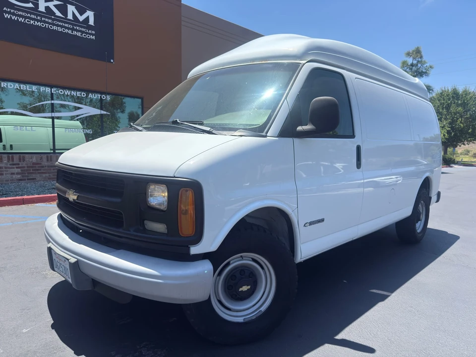 2001 Chevrolet Express - Image 8 of 31